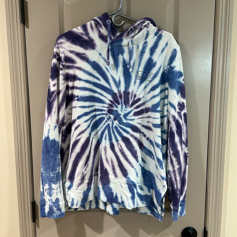 Vineyard Vines hoodie in size L